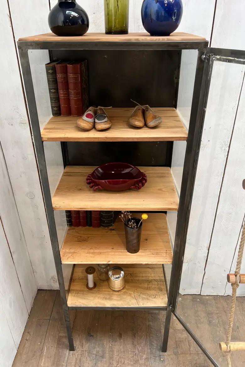 Ancienne vitrine médicale 1950