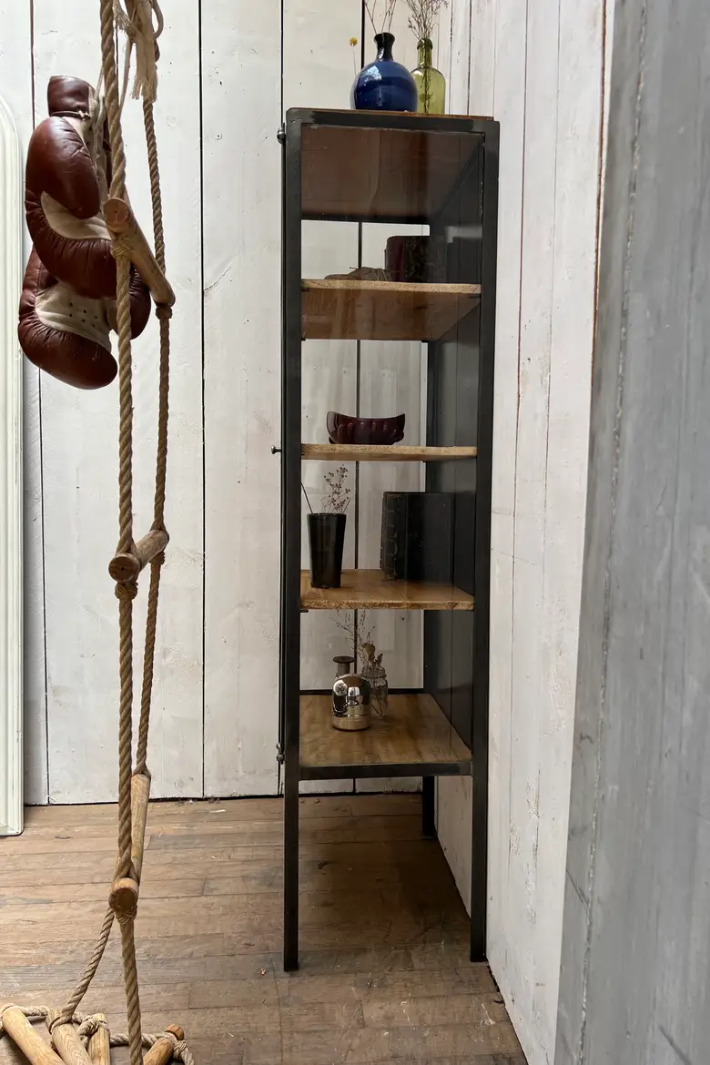 Ancienne vitrine médicale 1950