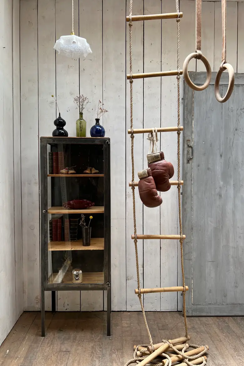 Ancienne vitrine médicale 1950