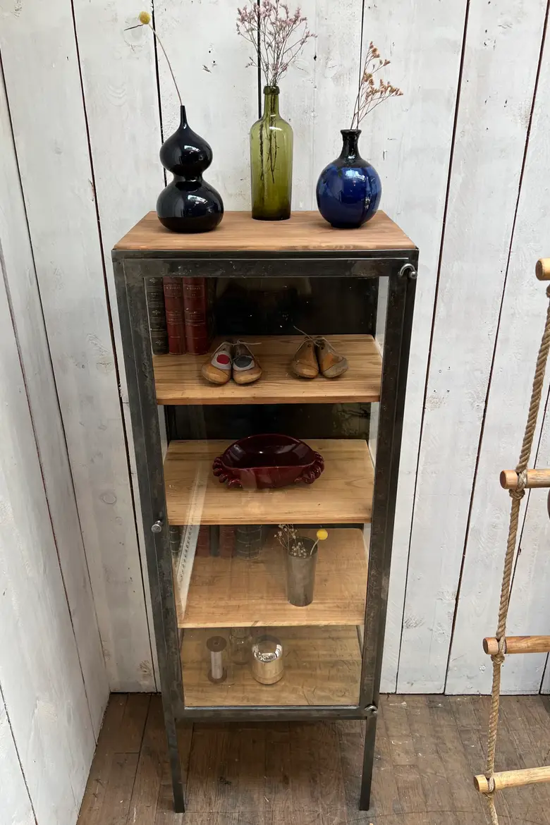 Ancienne vitrine médicale 1950