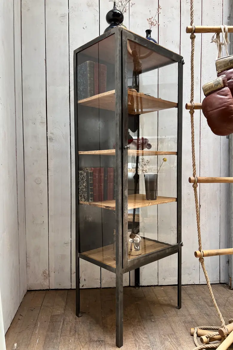 Ancienne vitrine médicale 1950