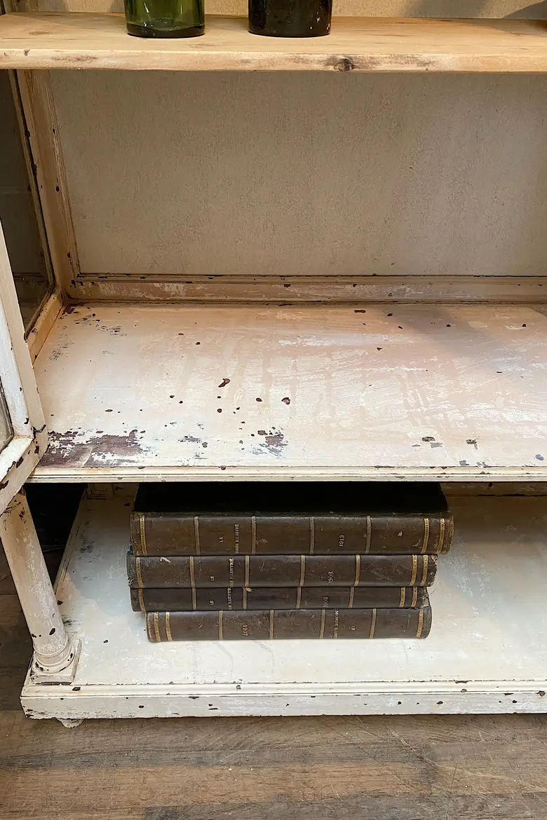 Ancienne vitrine médicale patinée en bois Début XXème