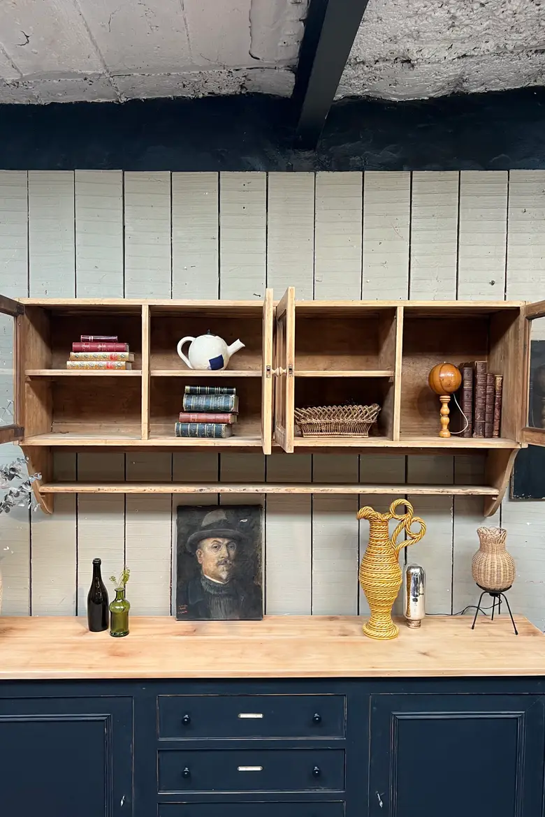 Ancienne vitrine murale en bois Début XXème