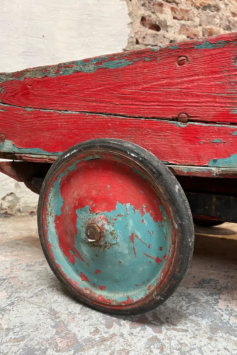Ancienne voiture d’enfant