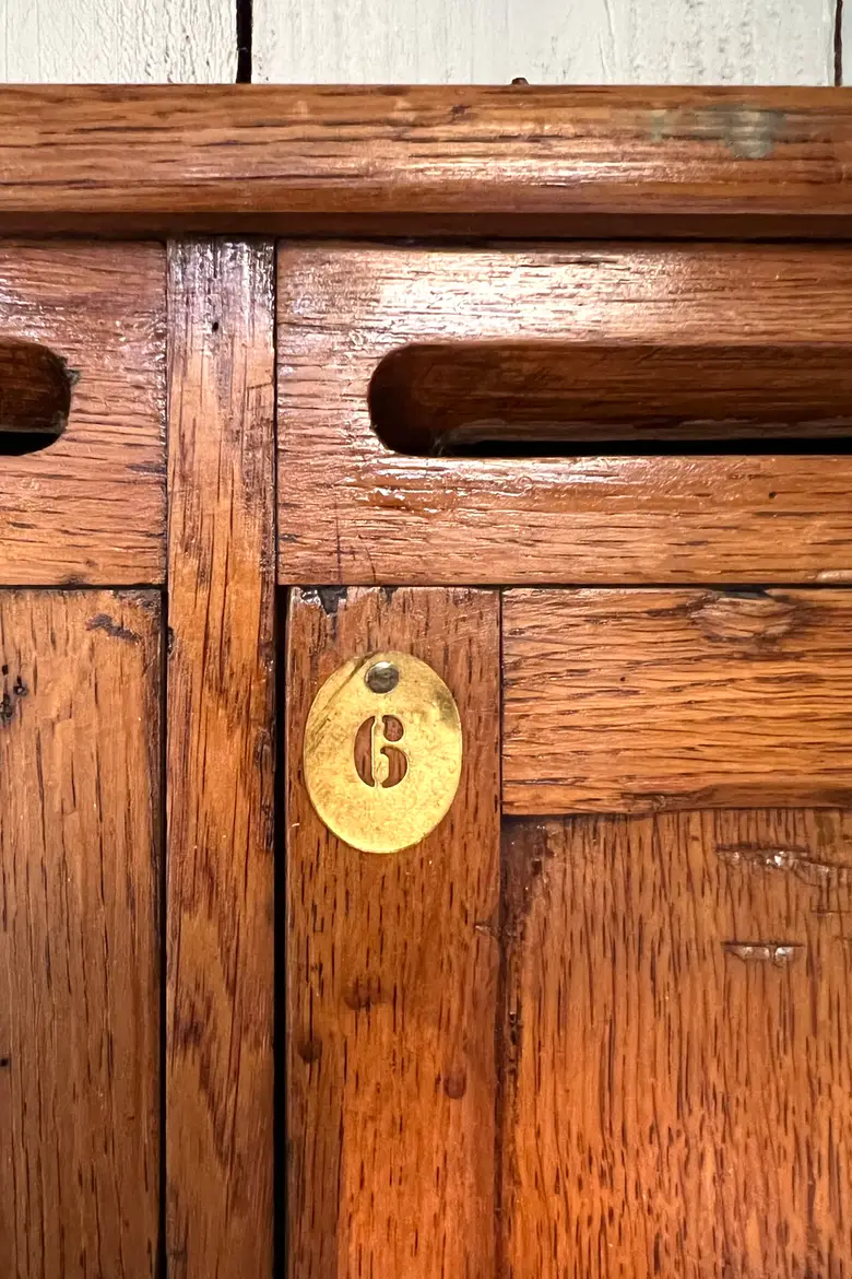 Anciennes boîtes aux lettres en bois Début XXème
