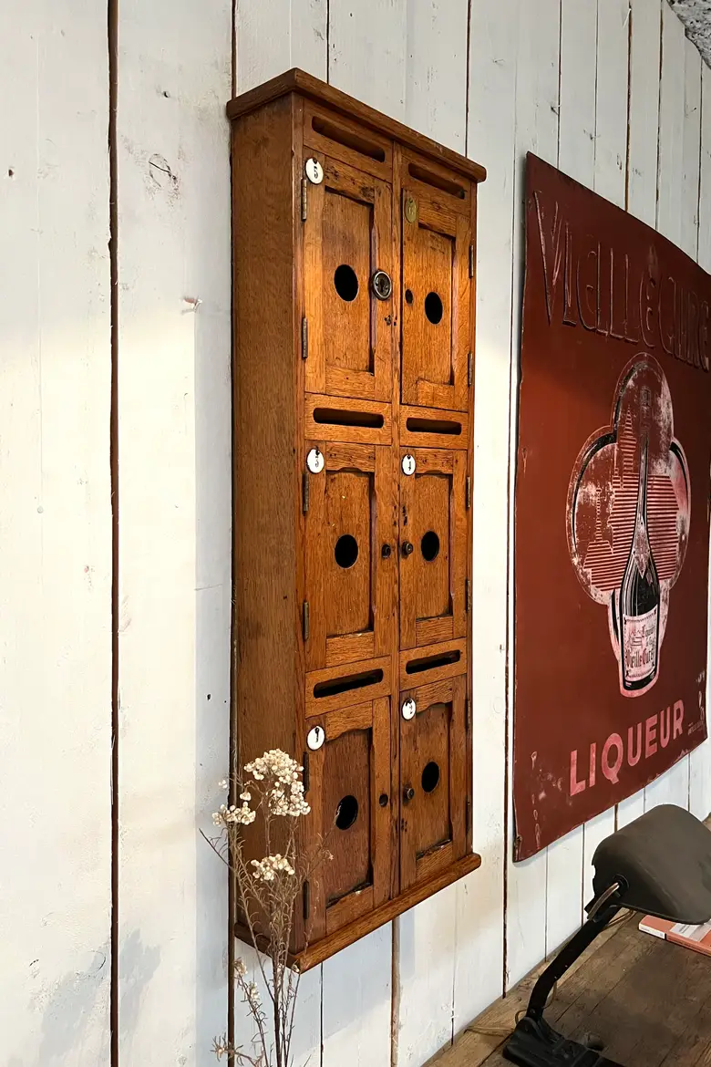 Anciennes boîtes aux lettres en bois Début XXème
