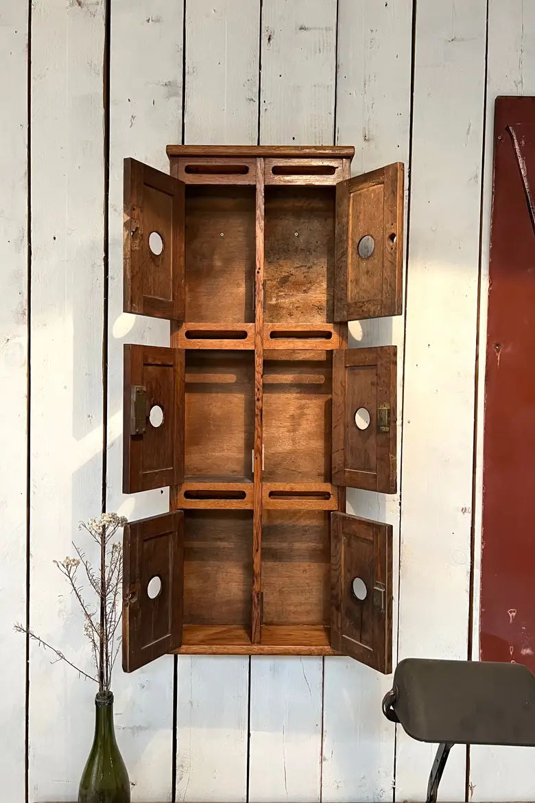 Anciennes boîtes aux lettres en bois Début XXème