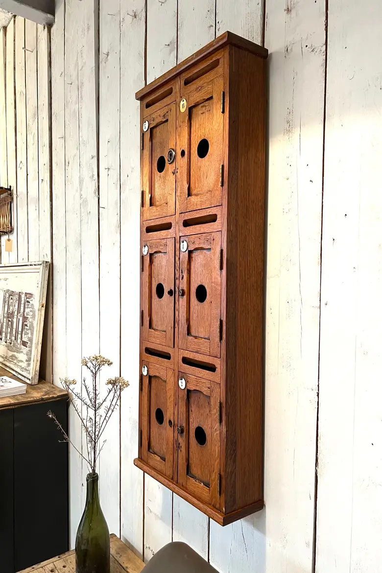 Anciennes boîtes aux lettres en bois Début XXème