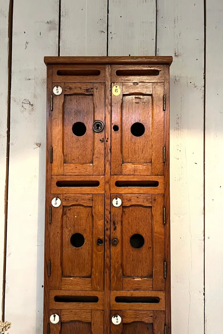 Anciennes boîtes aux lettres en bois Début XXème