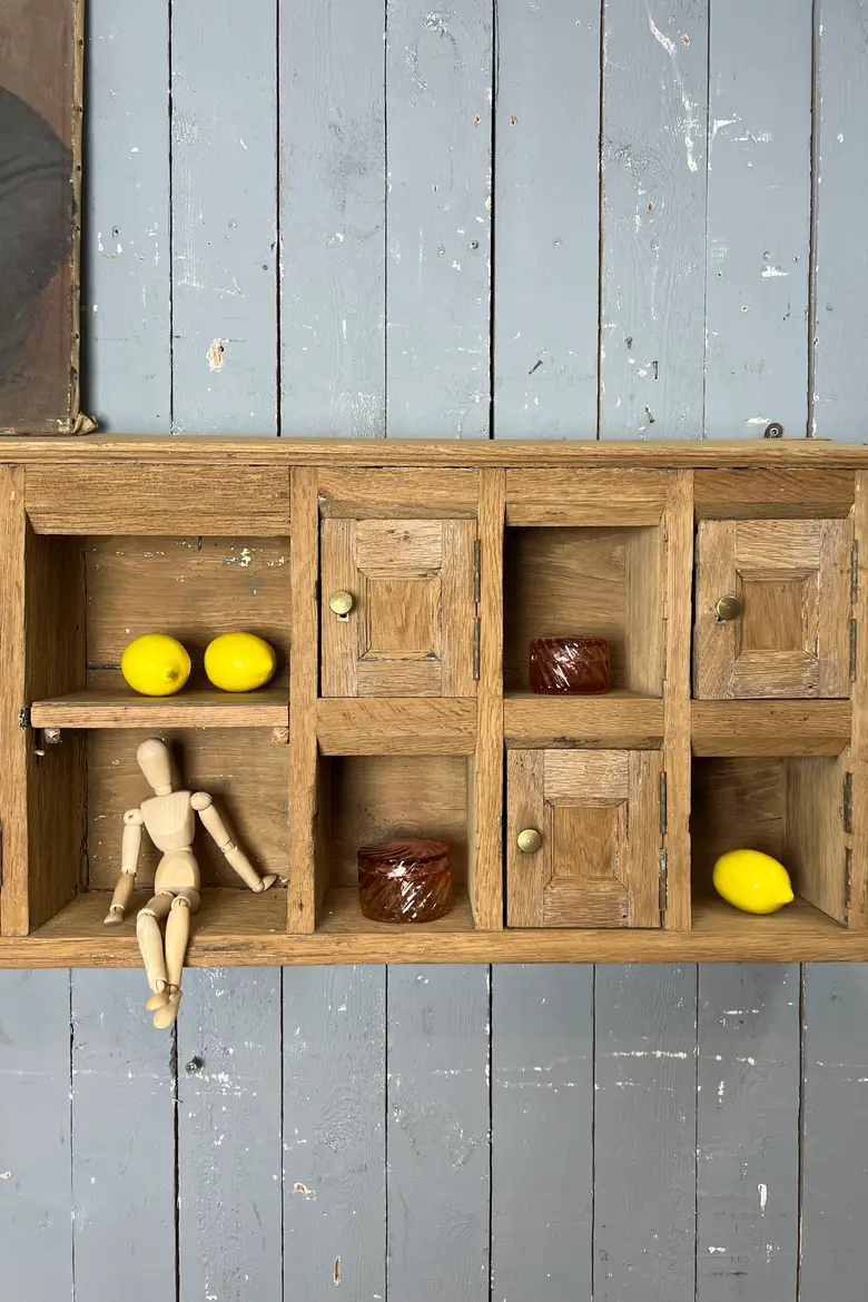 Anciennes boîtes aux lettres en chêne