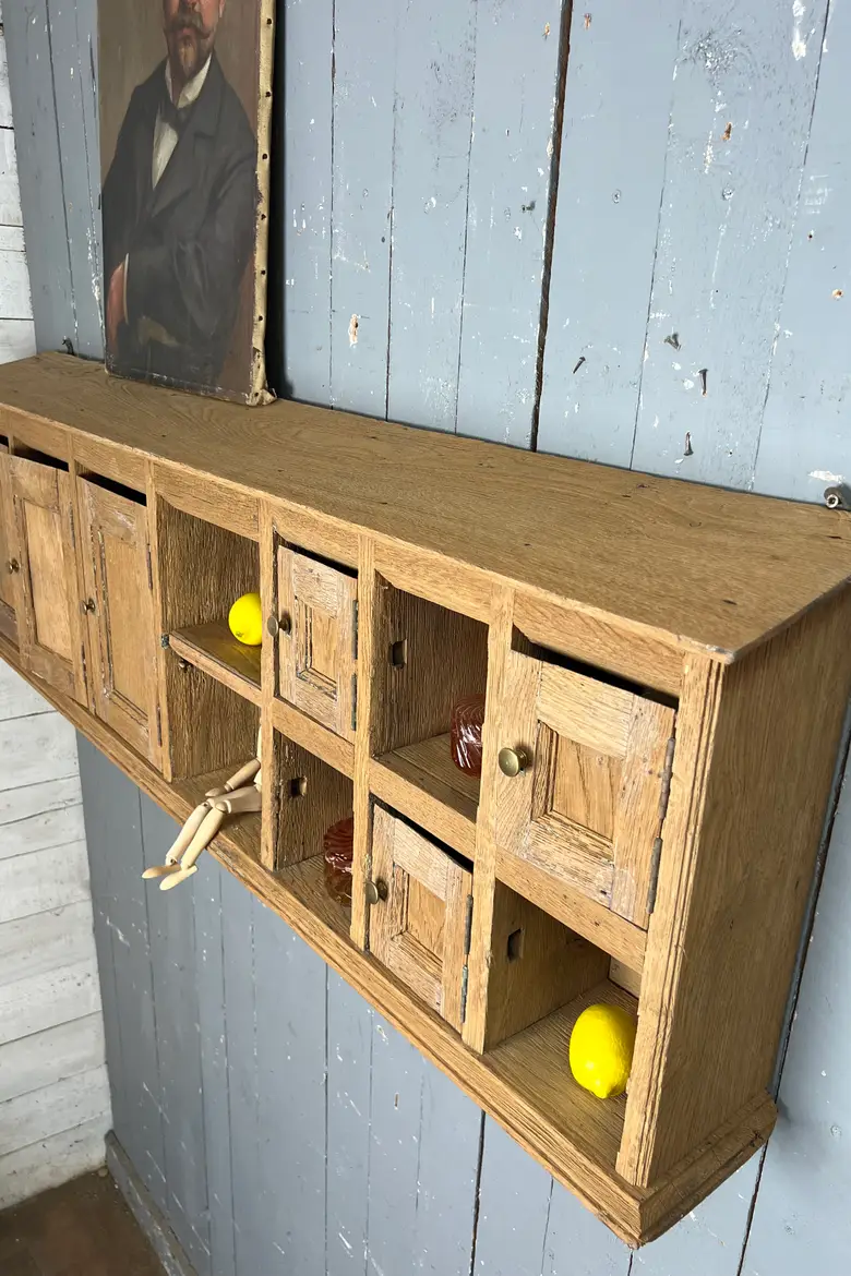Anciennes boîtes aux lettres en chêne