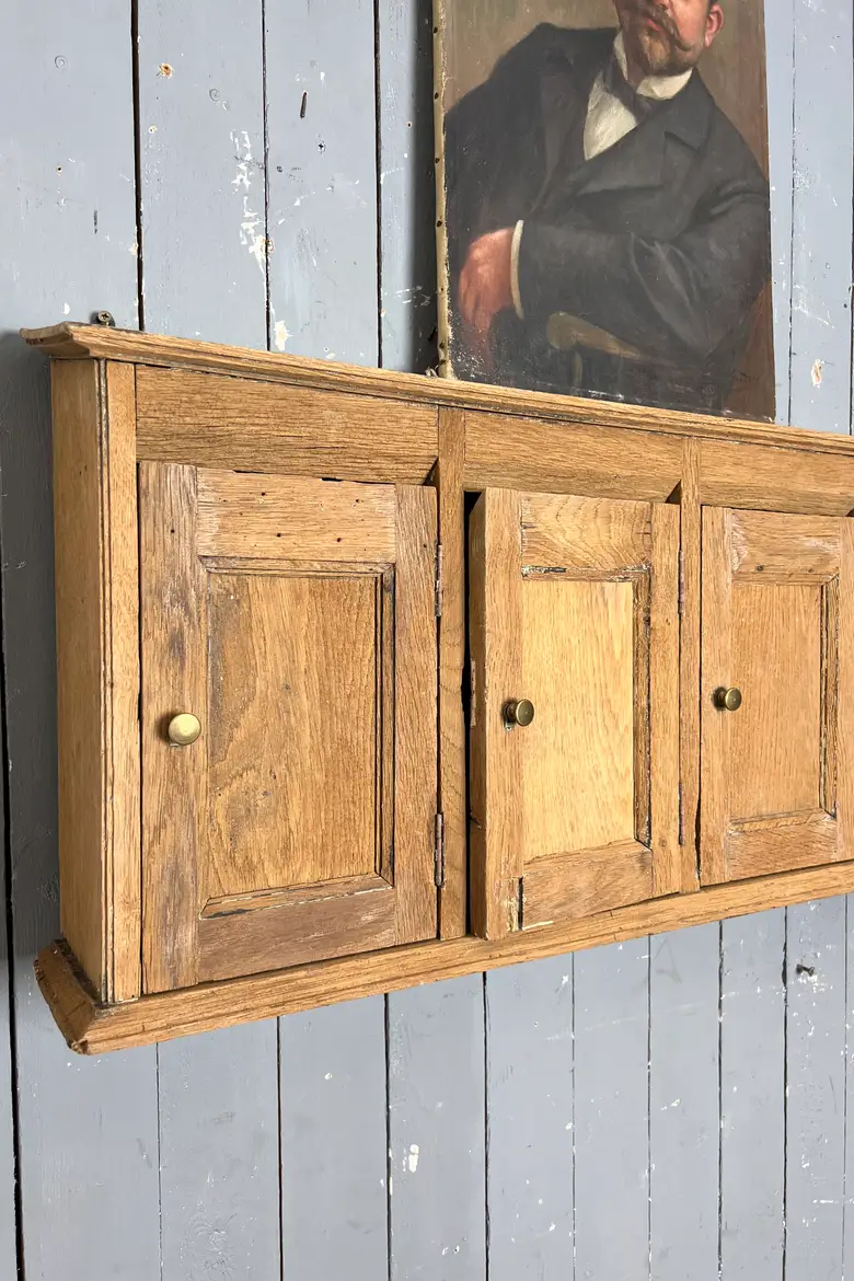 Anciennes boîtes aux lettres en chêne