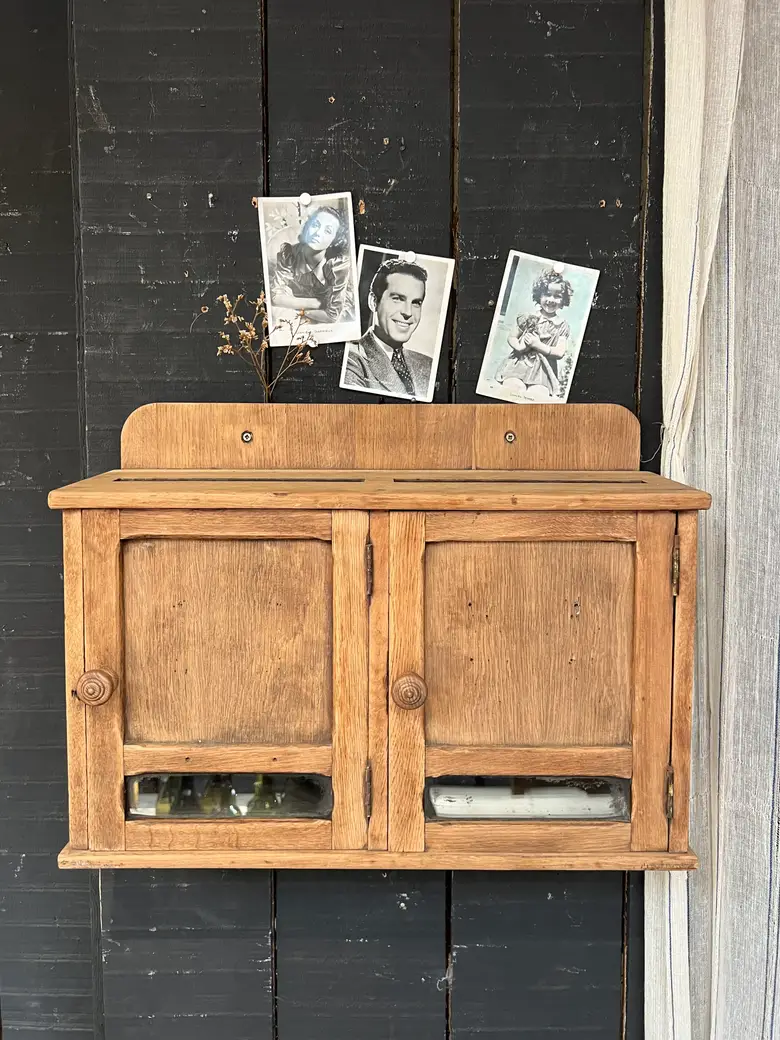 Anciennes boîtes aux lettres en chêne Début XXème