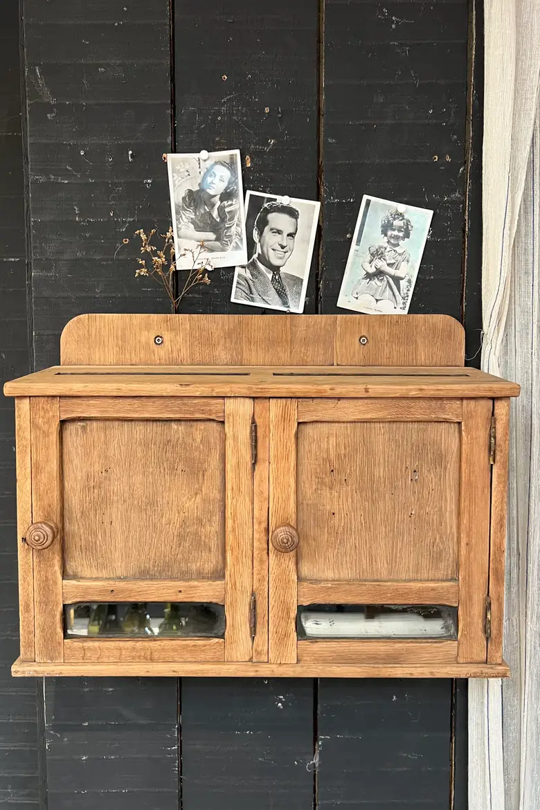 Anciennes boîtes aux lettres en chêne Début XXème