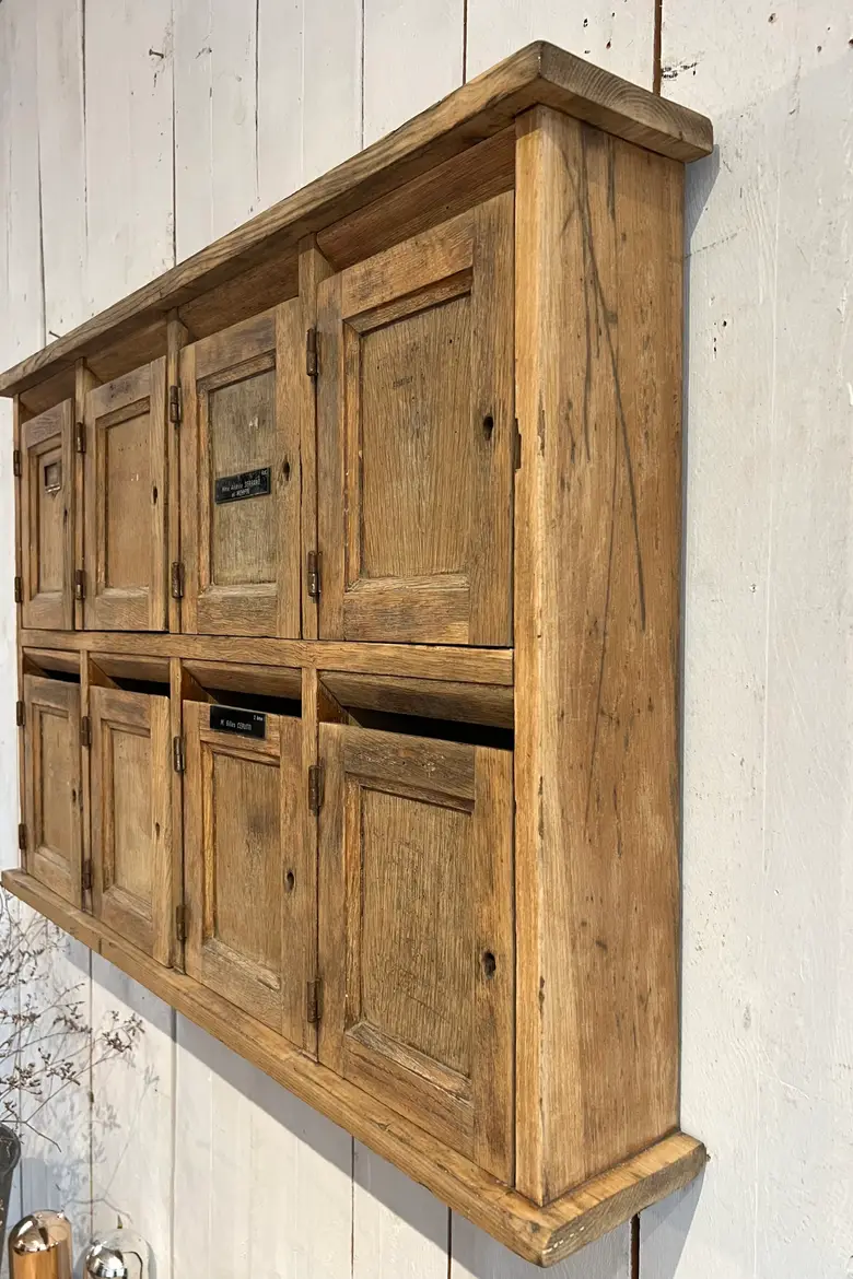 Anciennes boîtes aux lettres en chêne Début XXème