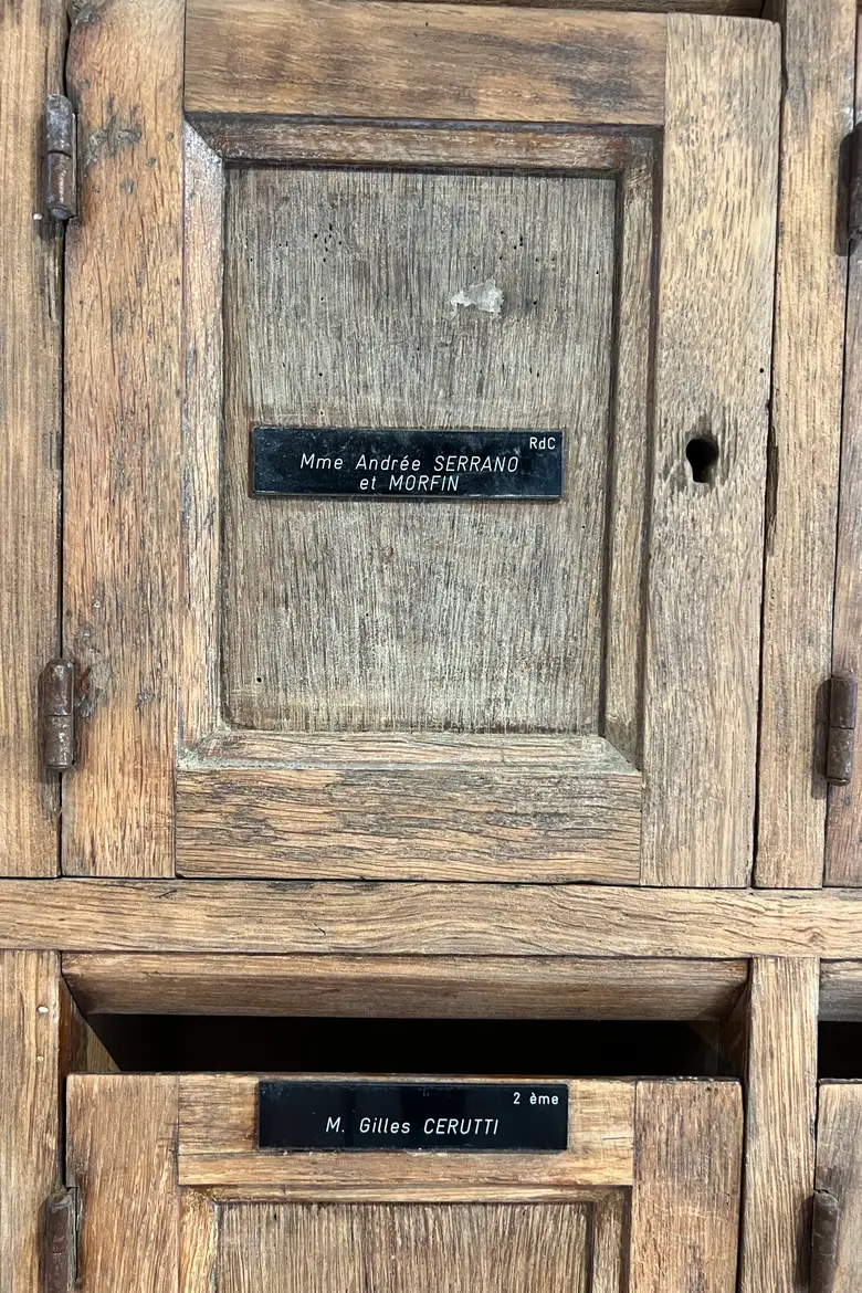 Anciennes boîtes aux lettres en chêne Début XXème