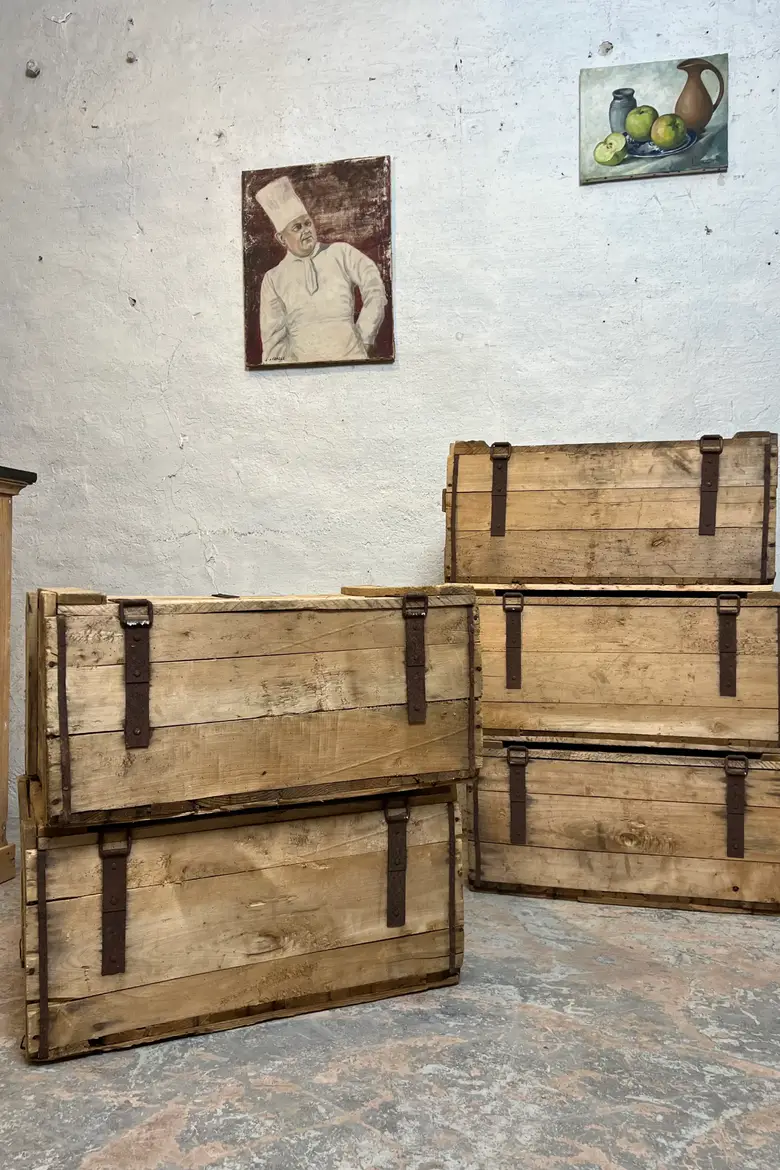 Anciennes caisses de stockage – 1969
