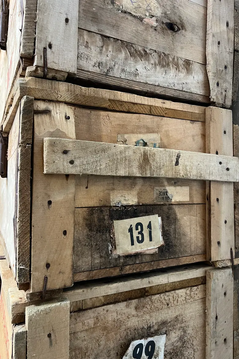 Anciennes caisses de stockage – 1969