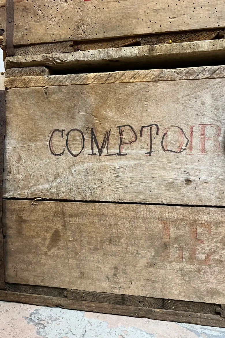Anciennes caisses de stockage – 1969