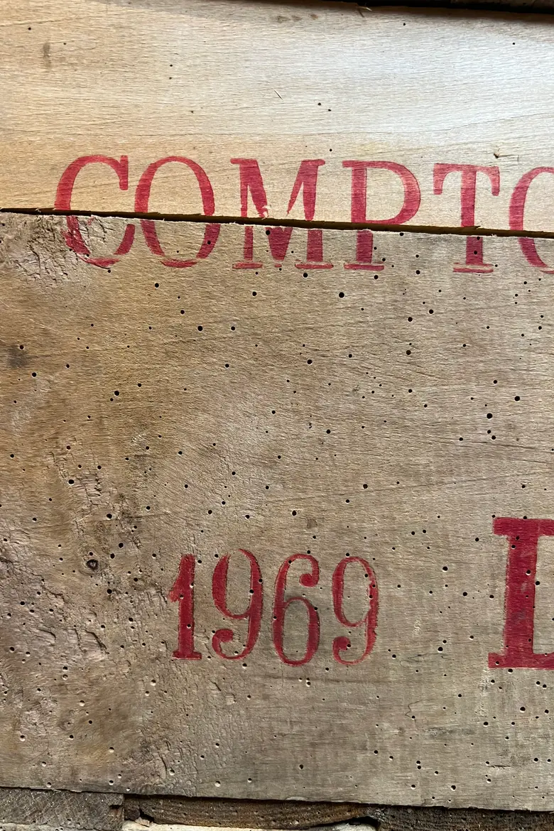 Anciennes caisses de stockage – 1969