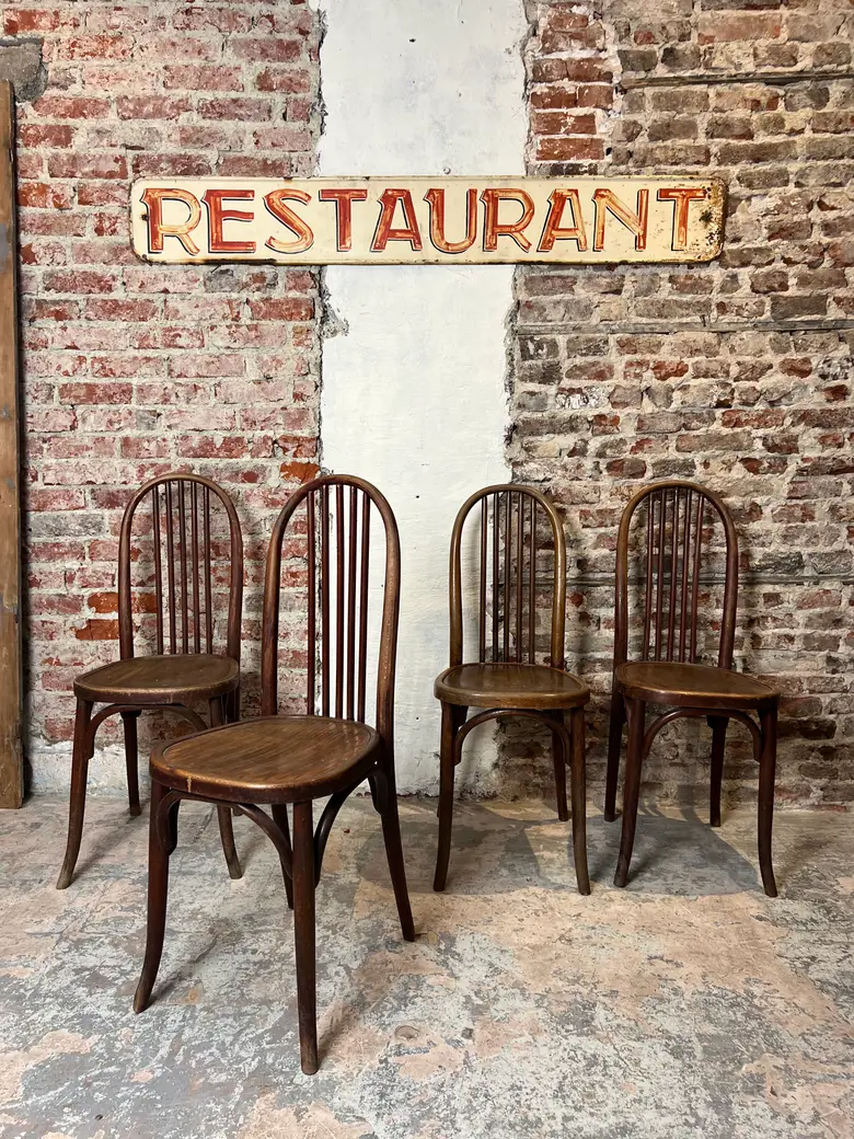 Anciennes chaises Baumann