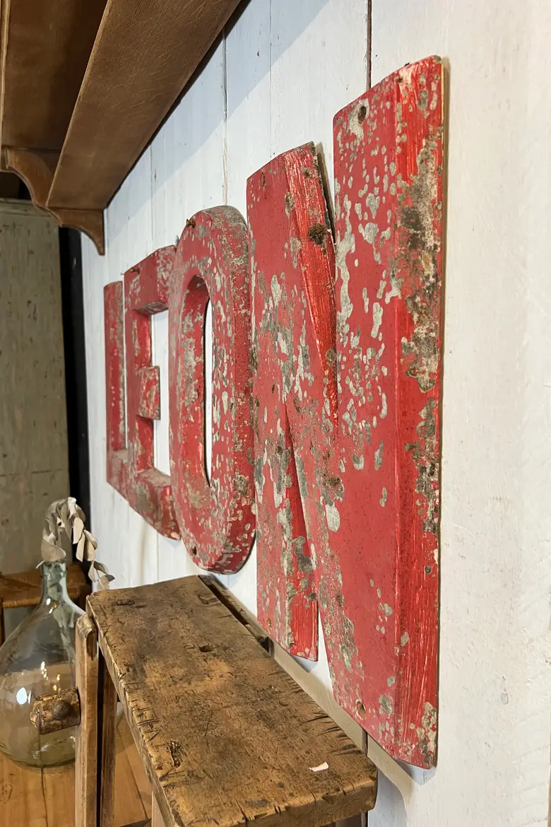 Anciennes lettres d’enseigne en Fibrociment Début XXème