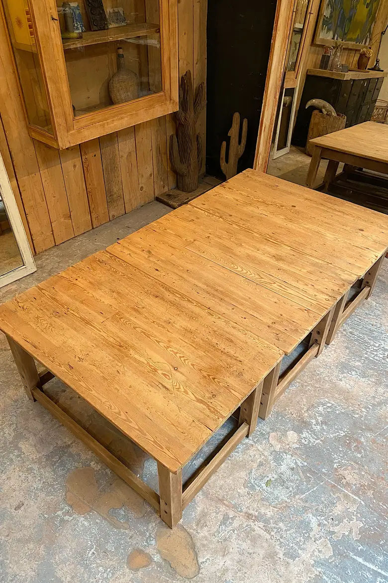 Anciennes tables de travail de sculpture en bois Début XXème