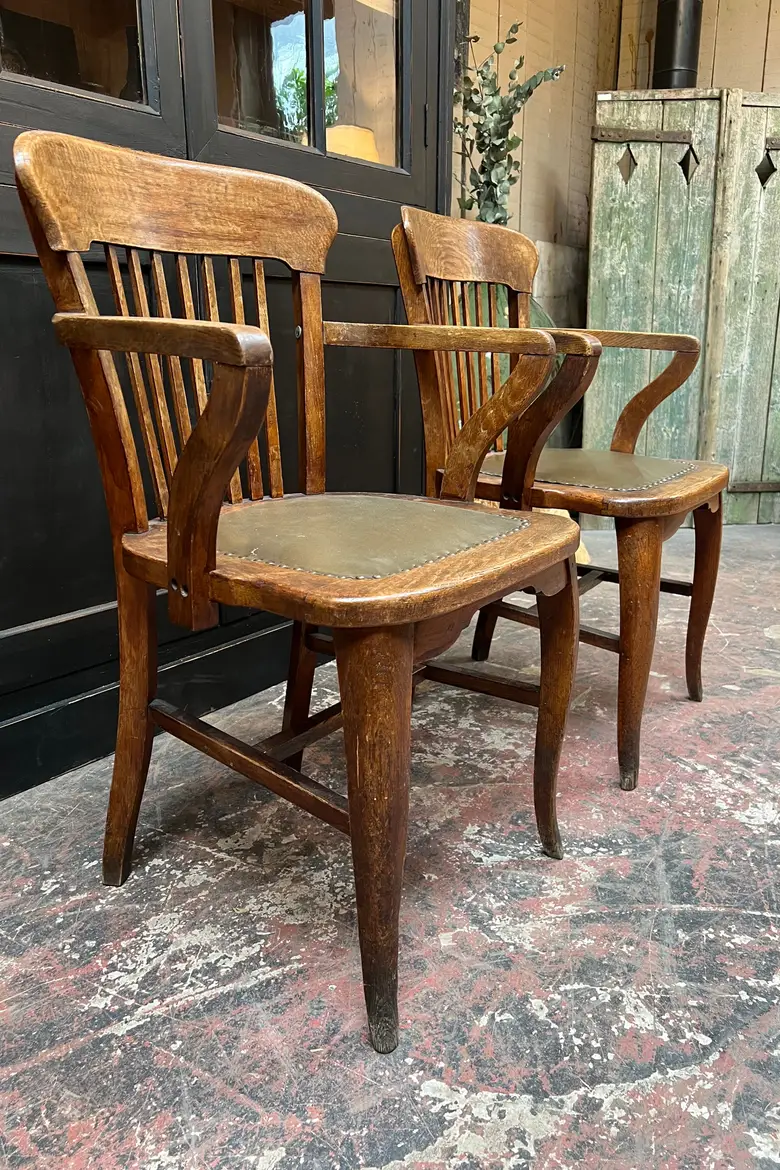 Anciens fauteuils de banque en chêne Début XXème