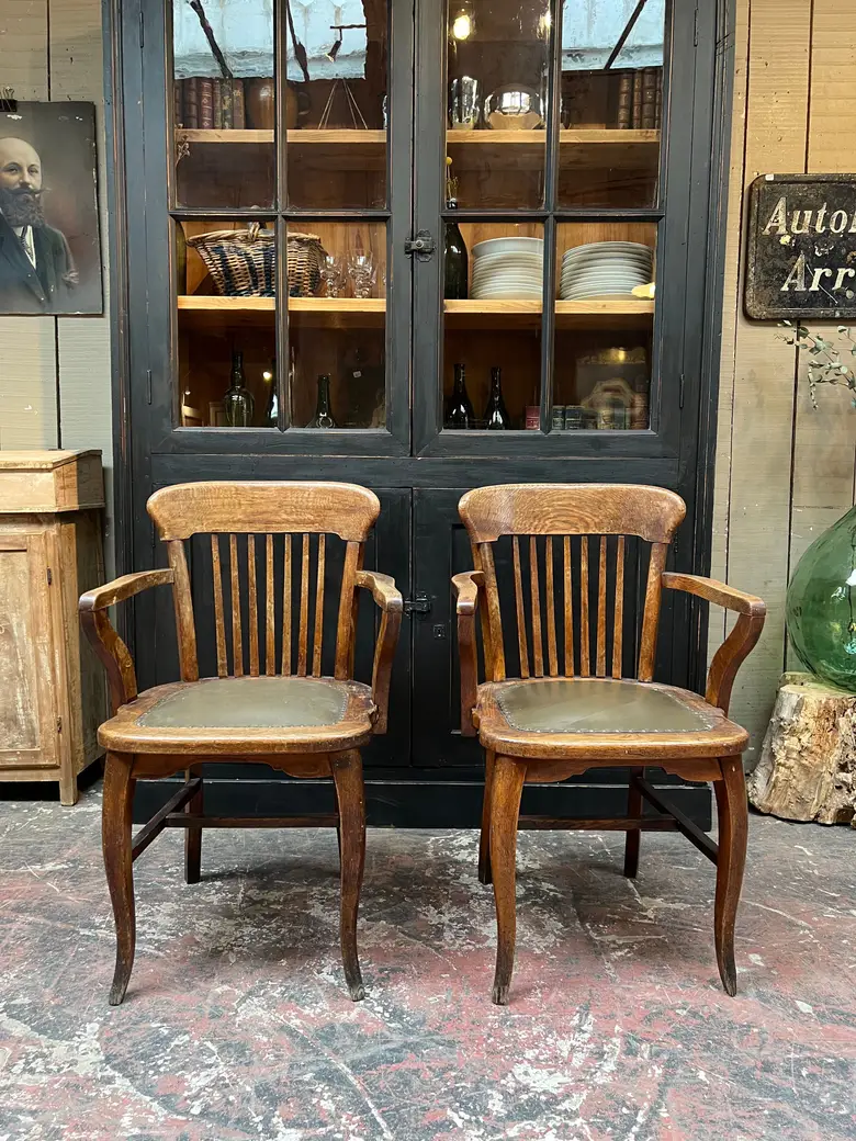 Anciens fauteuils de banque en chêne Début XXème