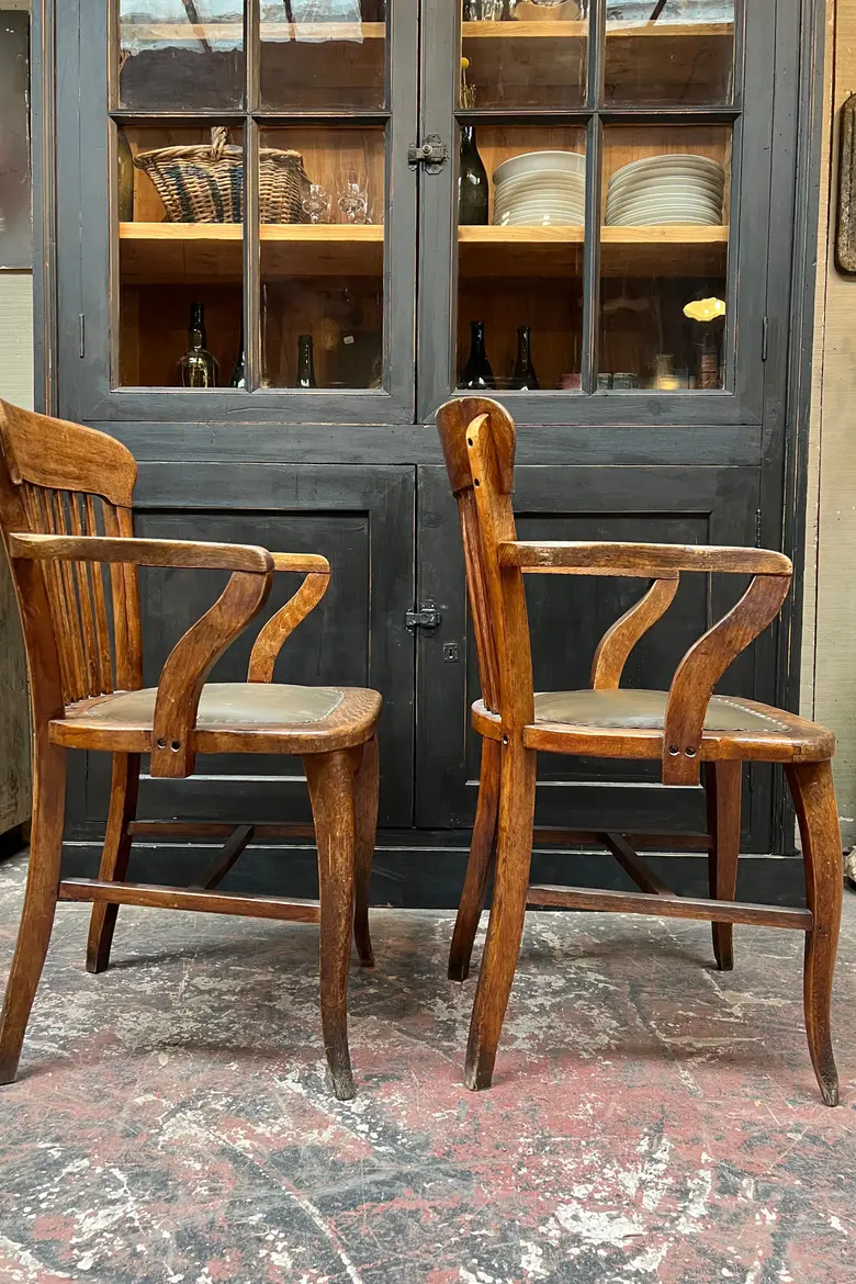 Anciens fauteuils de banque en chêne Début XXème