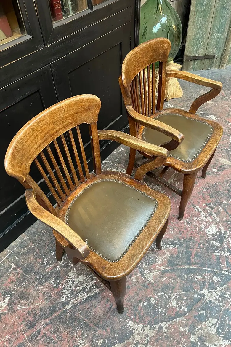 Anciens fauteuils de banque en chêne Début XXème