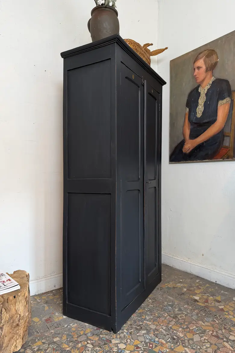Armoire d’atelier en hêtre – début du 20ᵉ siècle