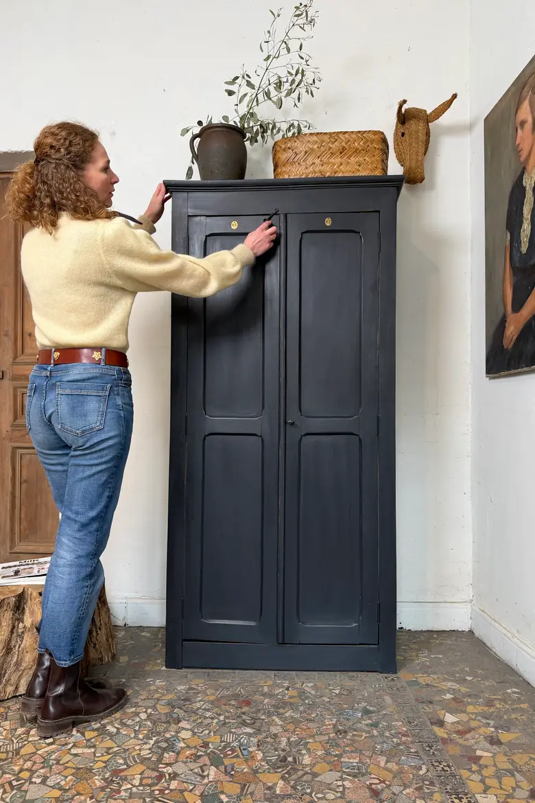 Armoire d’atelier en hêtre – début du 20ᵉ siècle