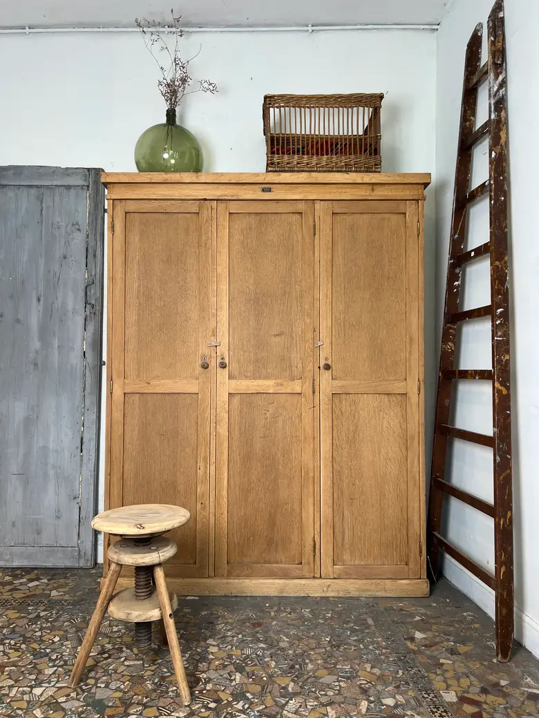 Armoire de notaire en chêne