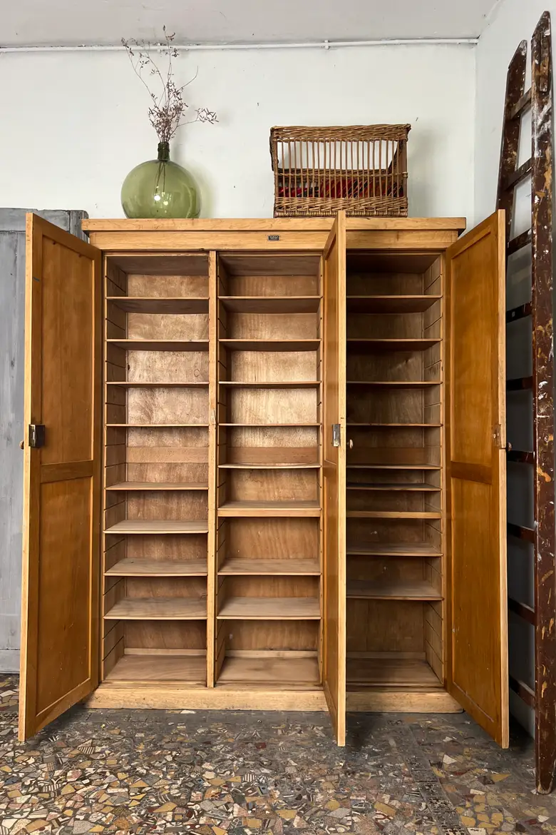 Armoire de notaire en chêne