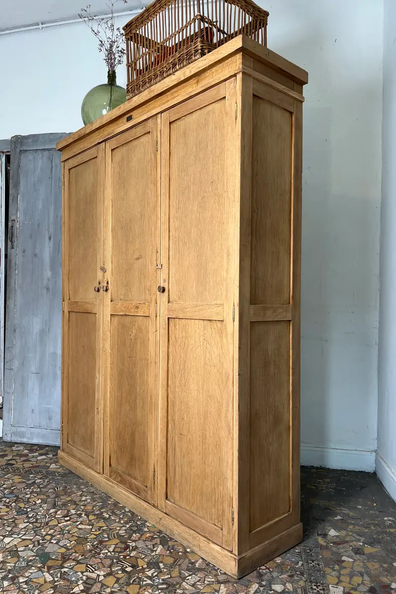 Armoire de notaire en chêne