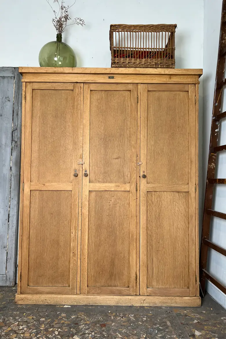 Armoire de notaire en chêne