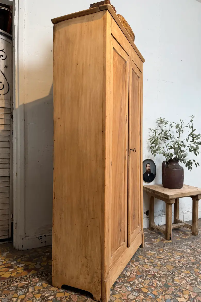 Armoire en merisier – début XXe