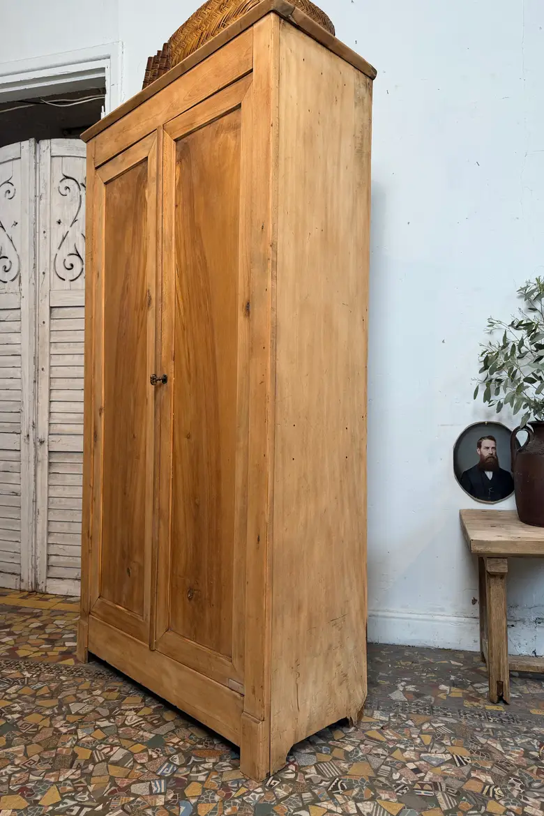 Armoire en merisier – début XXe
