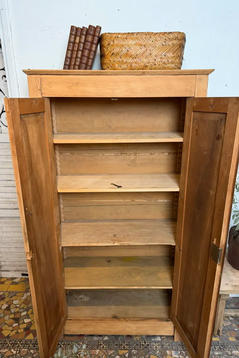 Armoire en merisier – début XXe
