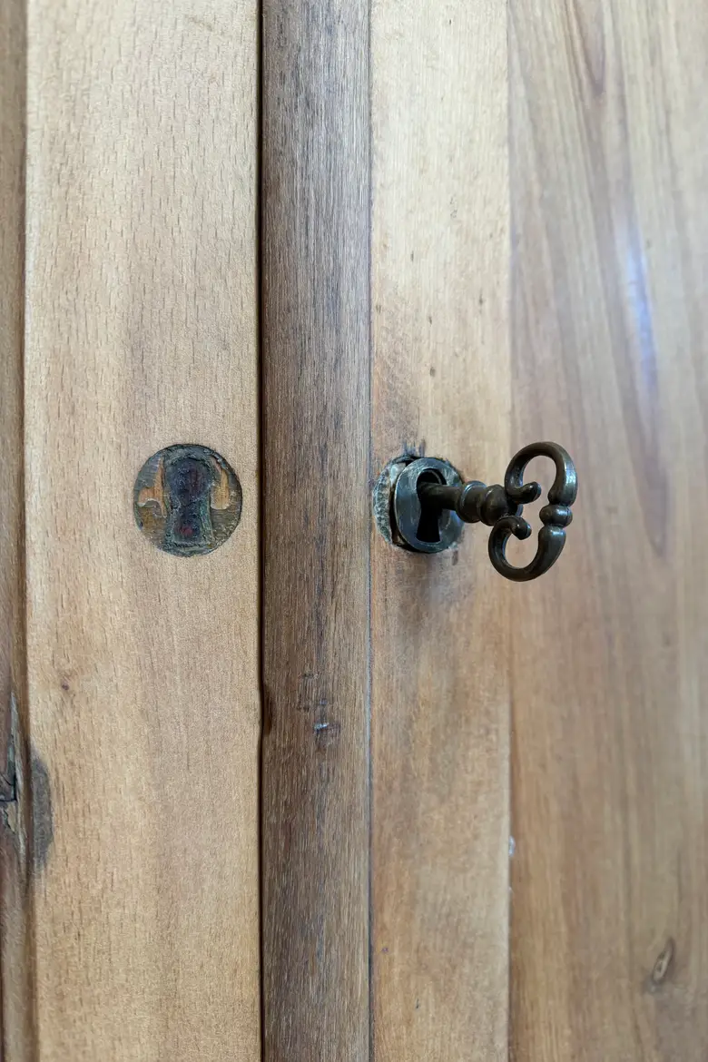 Armoire en merisier – début XXe