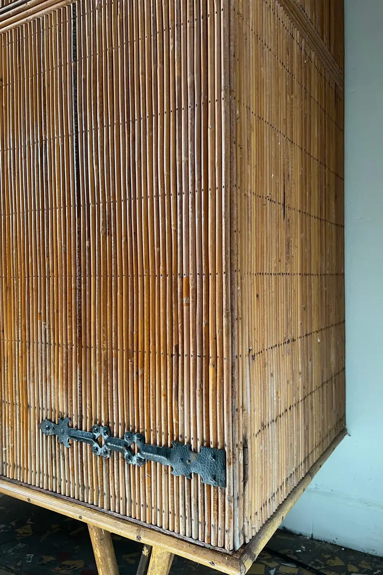 Armoire en rotin vintage Années 50 Audoux MINET