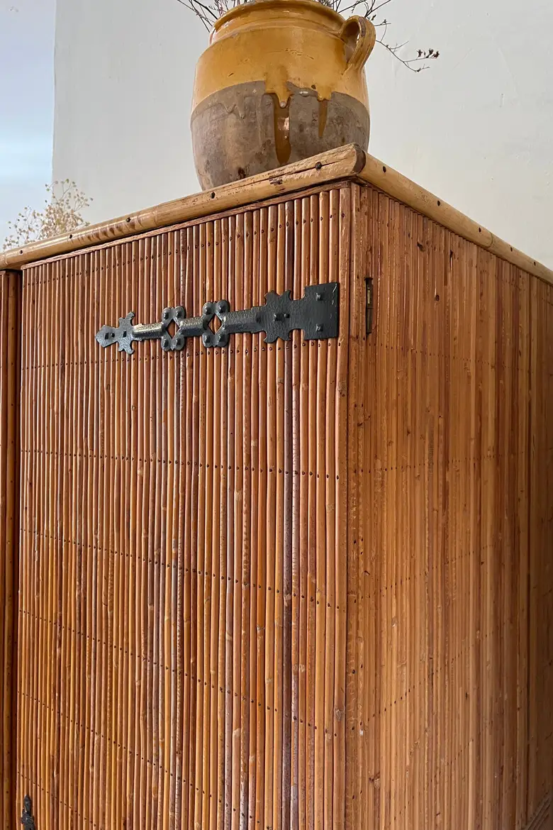 Armoire en rotin vintage Années 50 Audoux MINET
