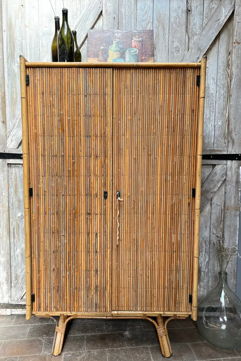Armoire en rotin vintage Années 50