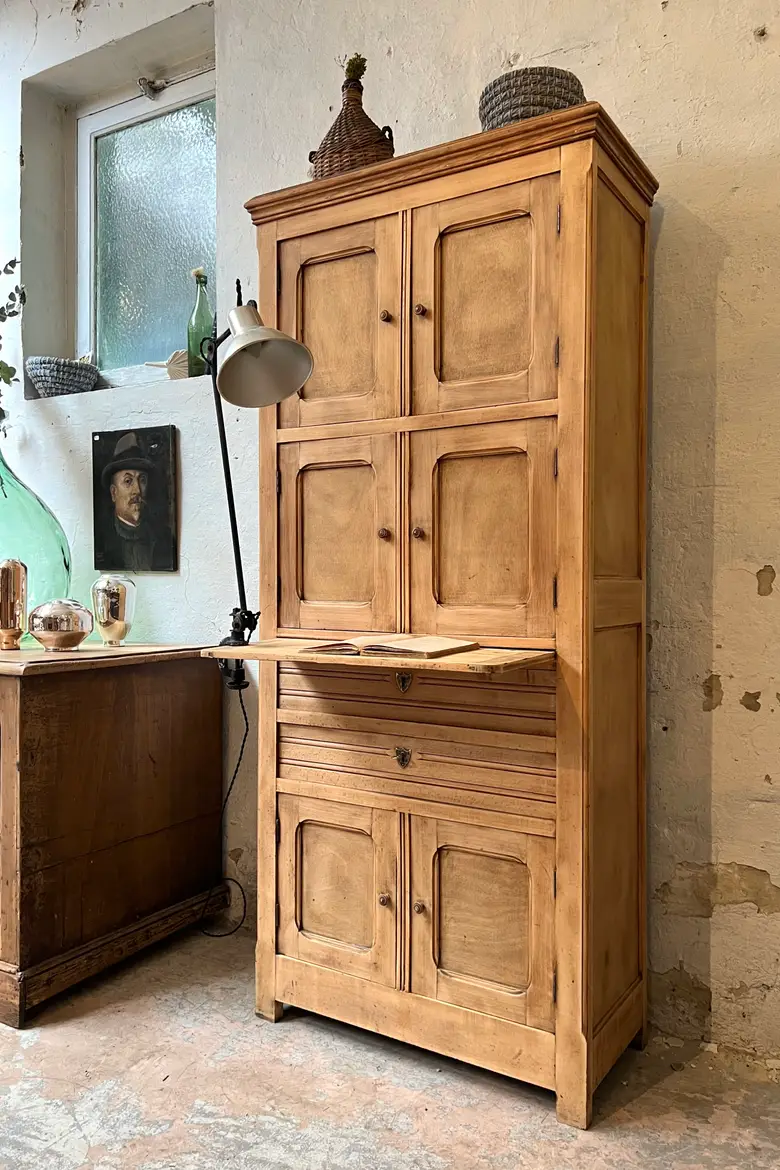 Ancien meuble de pensionnat en peuplier Années 40