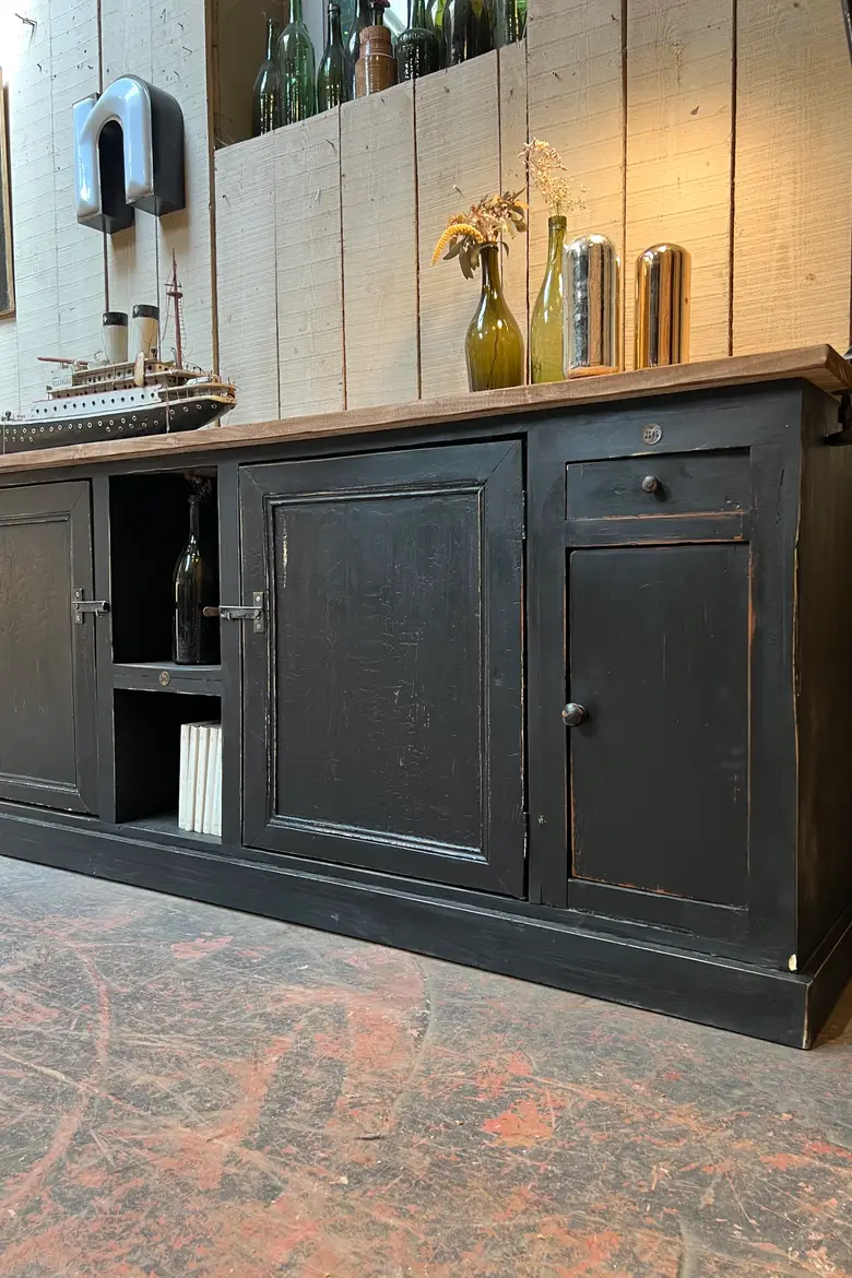Grand meuble d’atelier en bois
