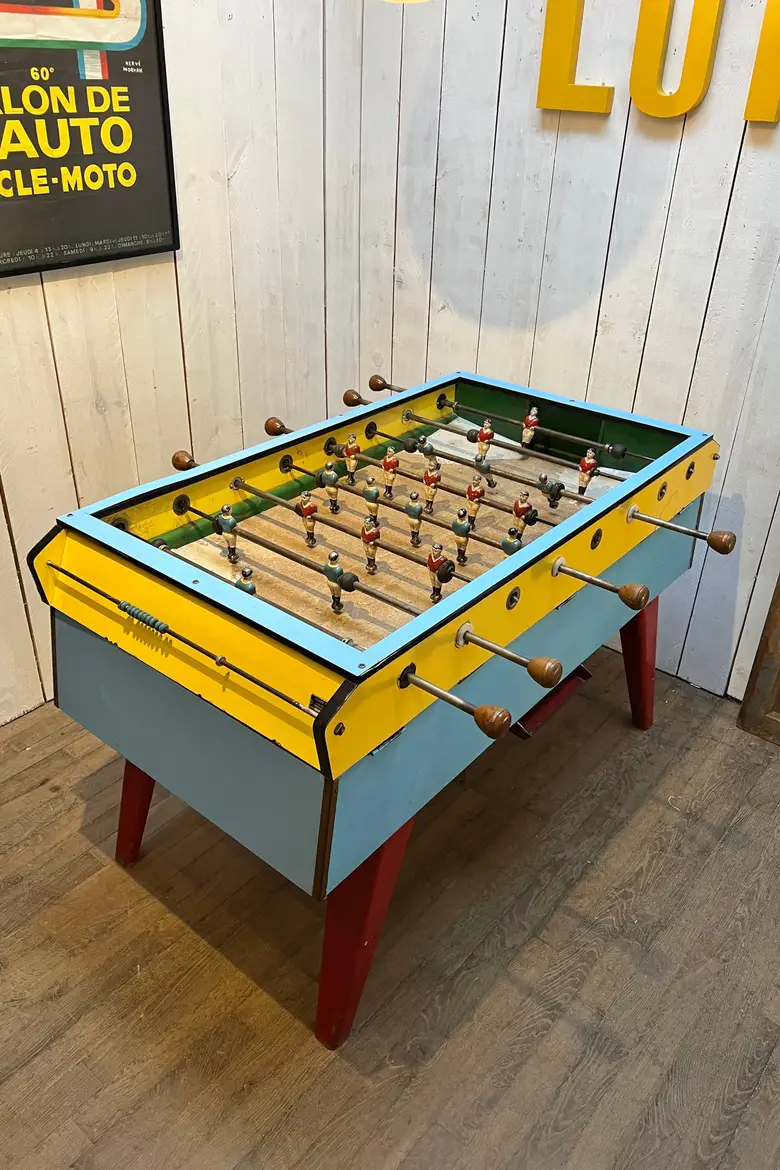 Baby-foot en Formica Années 70