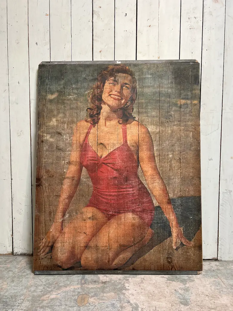Baigneuse peinte sur bois