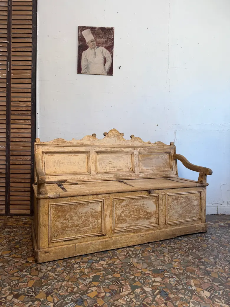 Banc-coffre ancien en sapin – XIXe siècle — Banc-coffre ancien en sapin – XIXe siècle