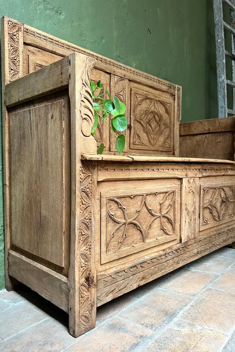 Banc coffre gothique en chêne XIXème